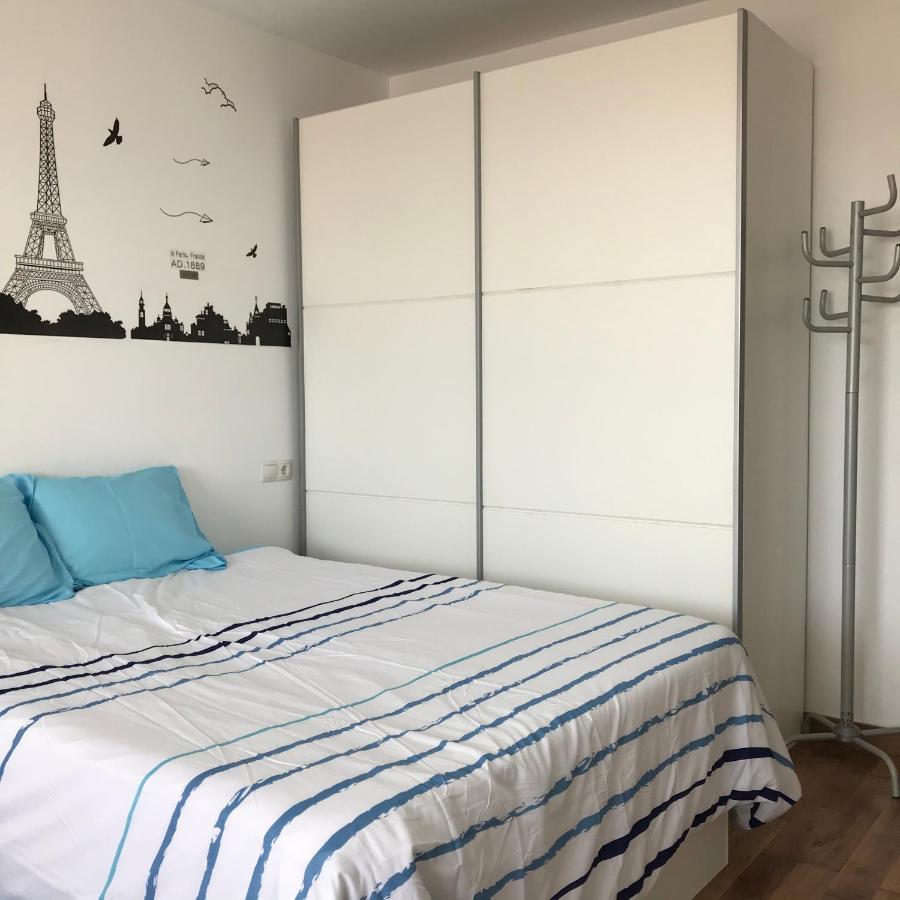 Apartamento Estudio Loft En El Centro Para 3 O 4 Personas Cama Doble Y Sofa Cama Check In A Partir De Las 15 Y 30 Min Pm Y Check Out Hasta Las 11 Y 30 Pm Con Wifi Normalmente No Se Puede Adelantar El Check In Torremolinos Kültér fotó