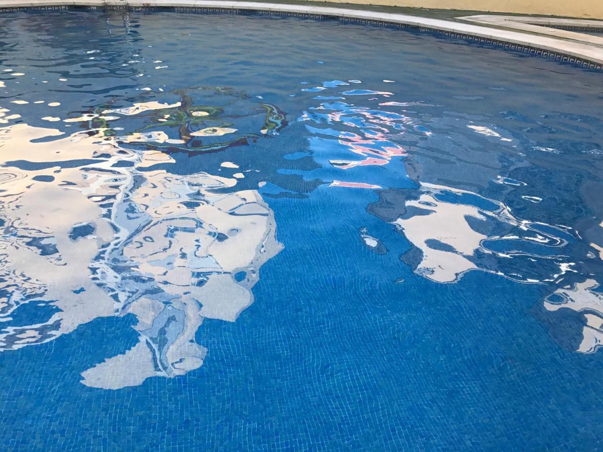 Apartamento Estudio Loft En El Centro Para 3 O 4 Personas Cama Doble Y Sofa Cama Check In A Partir De Las 15 Y 30 Min Pm Y Check Out Hasta Las 11 Y 30 Pm Con Wifi Normalmente No Se Puede Adelantar El Check In Torremolinos Kültér fotó